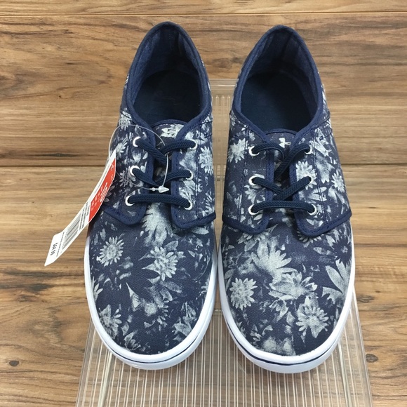 <SOLD>Under Armour WomensUA Street Encounter New - Picture 2 of 8